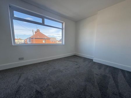 2 bedroom semi-detached house to rent - Photo 5