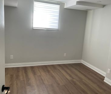 For Lease - 14 Copperhill Heights, Barrie, Ontario - Photo 2