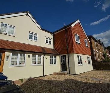 Bedroom Ground Floor Apartment In Godalming, GU7 - Photo 1