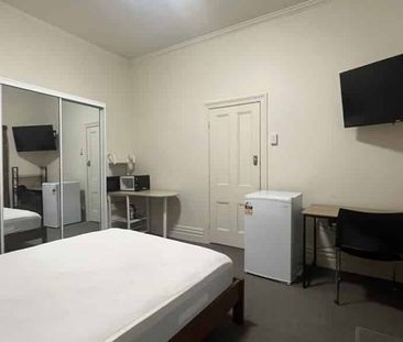 Fully Furnished Ensuite room on London Street - Photo 1