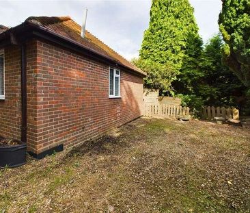 Effingham Lane, Copthorne, West Sussex, RH10 - Photo 3