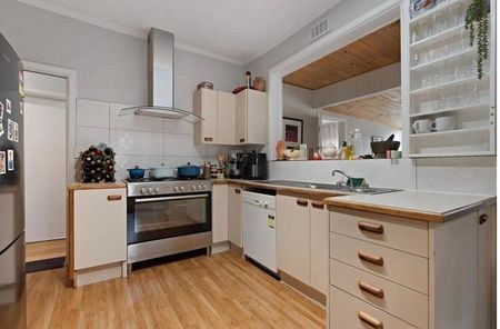 Thinking of selling? Contact our agent - Photo 5