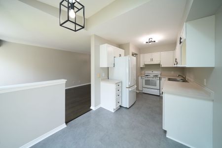 For Lease - 71 Hemlo Crescent, Kanata, Ontario - Photo 3