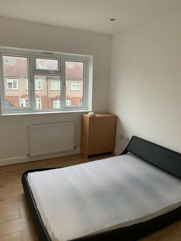 5 bedroom terraced house to rent - Photo 4