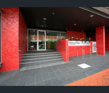 This superior quality as new one bedroom apartment is in the Heart ... - Photo 5