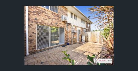 Renovated Townhouse In Central Maroochydore - Photo 4