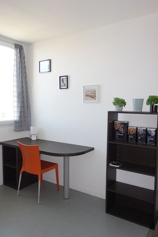 Location Appartement 1 pièce 18m² NIMES 30000 - Photo 3