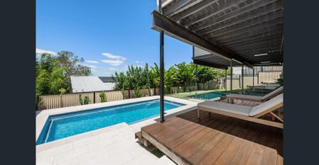 Relaxed Outdoor Living with Pool & Spa - Photo 2