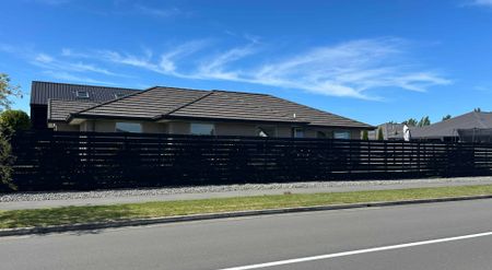 Short Term 3 Bedroom, 2 Bathroom Home - Photo 2