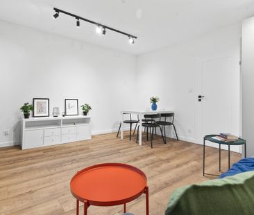 Jasne mieszkanie w świetnej lokalizacji — od zaraz - Photo 2