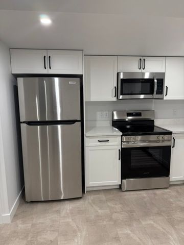 Rosewood - 2 Bedroom/1 Bathroom Lower Unit - 155 Leskiw Lane - Photo 2