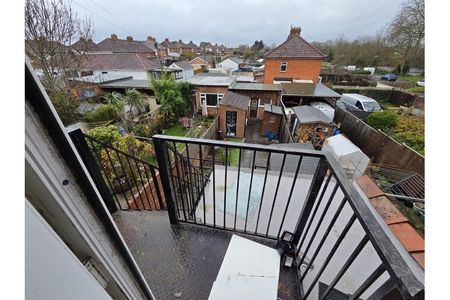 1 bedroom flat to rent - Photo 2