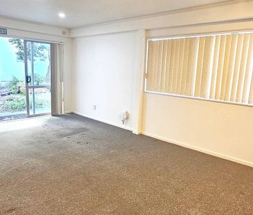 1 Bedroom, 1 Office Albany - Photo 4