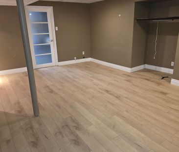 For Lease - 1296 Valerie Crescent, Oakville, Ontario - Photo 2