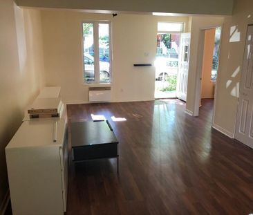 4 ½ IMPECCABLE – Rez-de-jardin – Secteur calme & près du métro ! - Photo 2