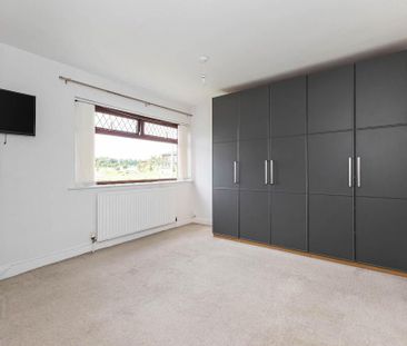 57 Laurelhill Road, Lisburn, BT28 2UH - Photo 3