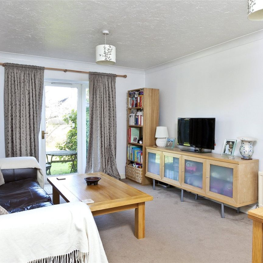 Wentworth Court, Waterside Close, Surbiton, Surrey, KT6 flat to rent - Photo 1