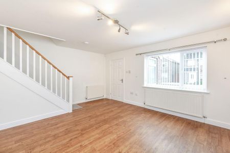 3 bedroom detached house to rent - Photo 2