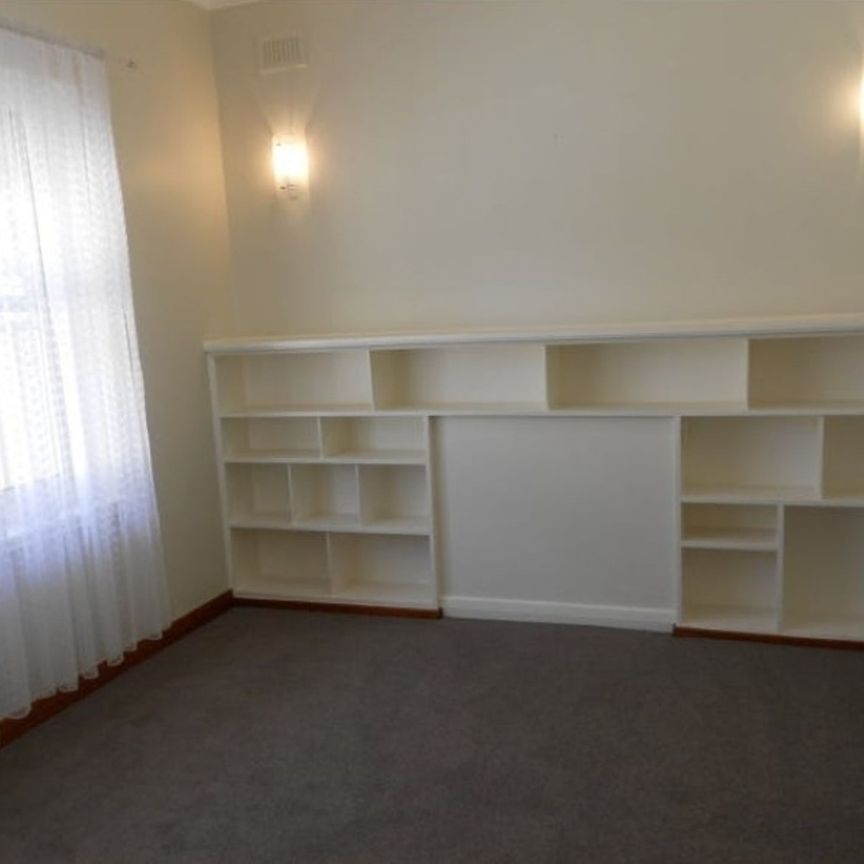 Lovely Three Bedroom Home! - Photo 1