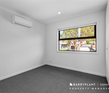 Modern Brand-New Townhouse – Convenient & Private! - Photo 5