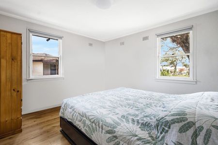 NEAT & TIDY THREE BEDROOM HOME - Photo 3