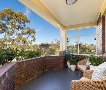 Charming 4 Bedroom Home - ENTRY VIA ASHLEY STREET - Photo 4