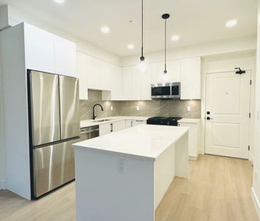 Brand New Condo at King & Crescent - Photo 3