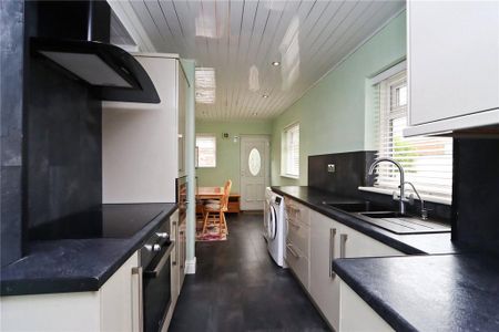 2 bedroom terraced house to rent - Photo 5