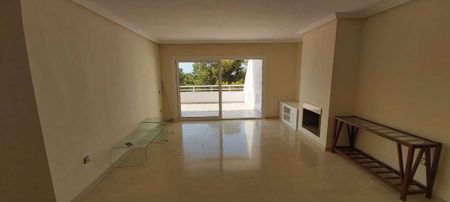 3 room luxury Flat for rent in Benalmádena, Spain - Photo 5