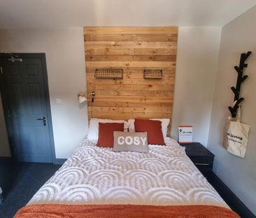 1 bedroom in a house share to rent - Photo 2