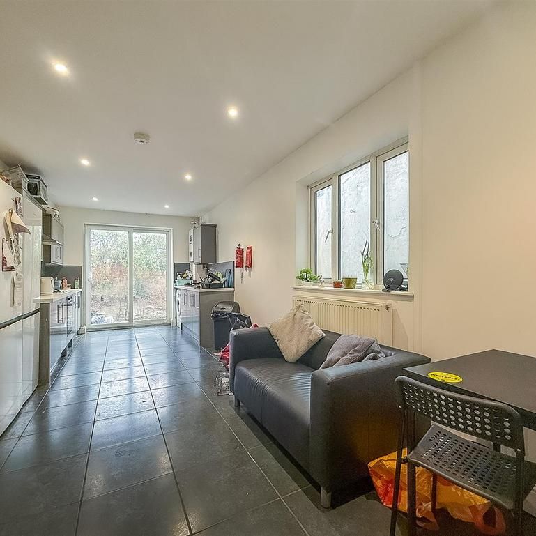 House share to rent - Photo 1