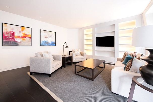 A one bedroom apartment of approximately 962 square feet. - Photo 1
