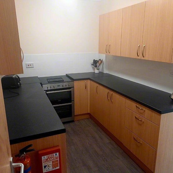 1 bedroom in a house share to rent - Photo 1