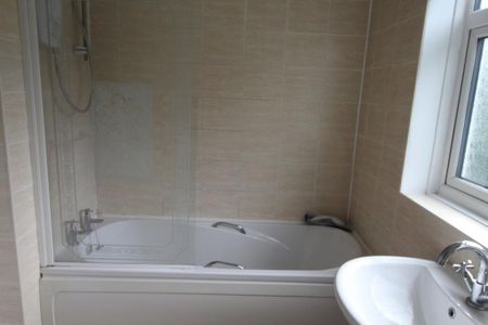 3 bedroom terraced house to rent - Photo 5