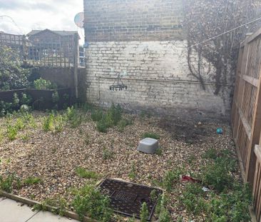 2 bedroom end of terrace house to rent - Photo 4