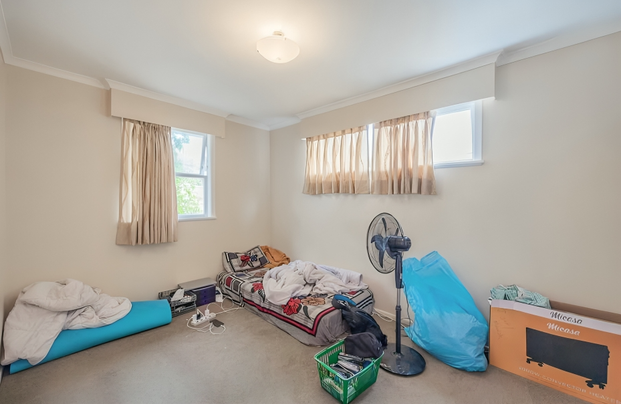 Large Family Home - 3 Double Bedroom Lynfield - Photo 1