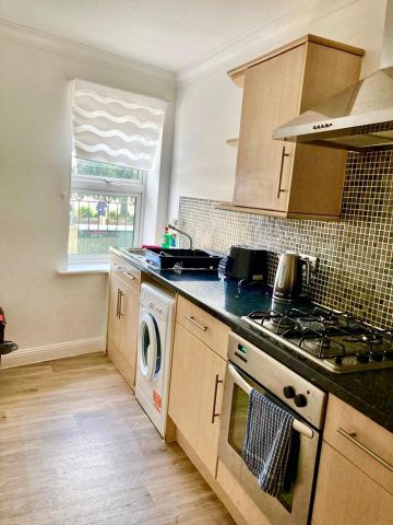 2 bedroom flat to rent - Photo 4