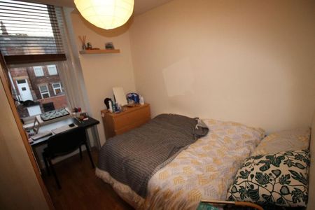 5 bedroom flat to rent - Photo 4
