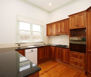 6 Roseberry Street, Hawthorn East - Photo 2