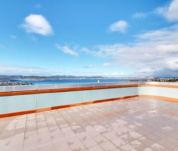 Modern two bedroom apartment - 6 Month Lease - Photo 4