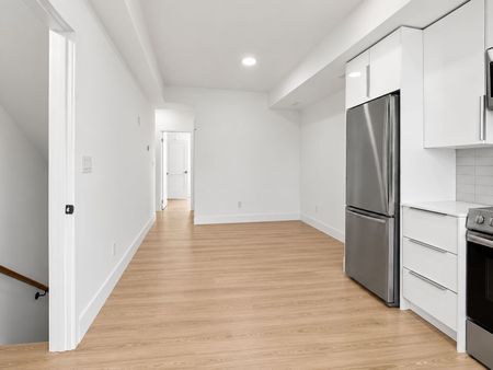 For Lease - 6638 Mcleod Road Unit# #311, Niagara Falls, Ontario - Photo 3