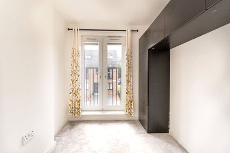 3 bedroom semi-detached house to rent - Photo 2