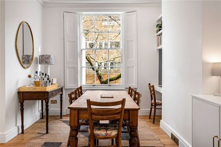 Beautifully refurbished two bedroom garden flat in Angel. - Photo 4