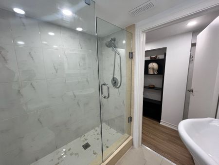 For Lease - 960 Briar Hill Avenue Unit# Bsmt, Toronto, Ontario - Photo 5