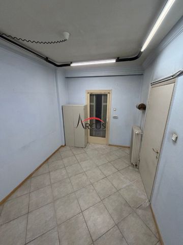 Studio/Γκαρσονιέρα για ενοικίαση Κέντρο (Χαριλάου) - Photo 4