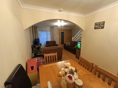 47 Manor Avenue, Bangor, BT20 3NG - Photo 2