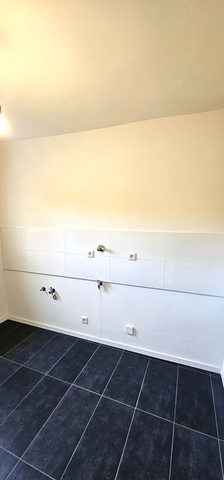 Toll geschnittene 2-Zimmer-Wohnung mit Balkon im EG! - Photo 4