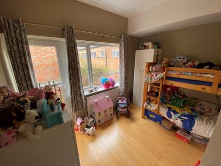 St James Road, Leicester - Photo 2