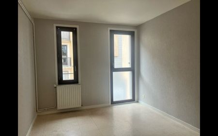 Location Appartement 3 pièces 71 m² La Châtre - Photo 2