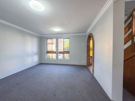 Impeccably presented comes this beautiful, easy to maintain and private townhouse offering unrivalled size and extremely practical layout. - Photo 4